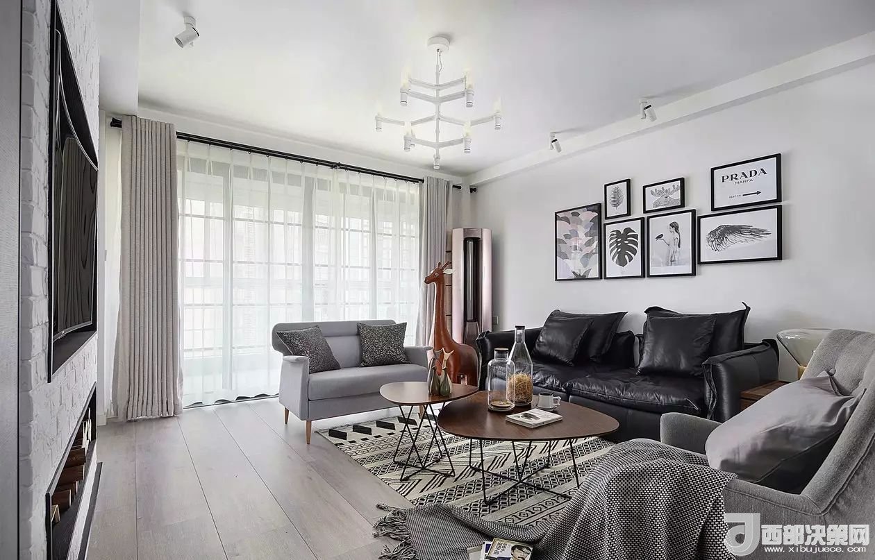 沙發(fā)背景墻選對裝飾畫，才能美了整個客廳空間！