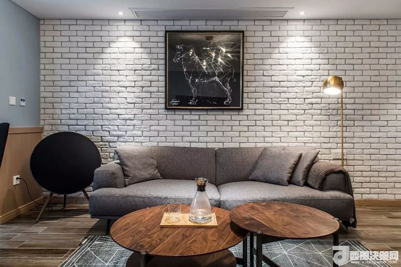 沙發(fā)背景墻選對裝飾畫，才能美了整個客廳空間！