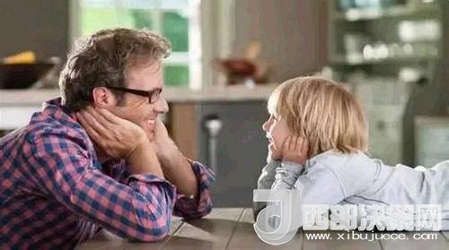 “你長(zhǎng)大之后會(huì)變得非常忙，所以我希望你能在小時(shí)候停下來(lái)低頭聞聞花香，然后把花瓣和葉子放進(jìn)你的小竹筐，在我們的客廳和院子里瘋跑。”