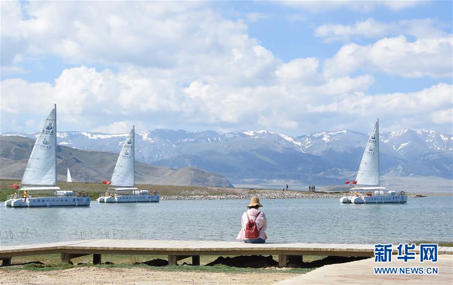 (圖文互動)(5)新疆賽里木湖:水清草綠回歸“高顏值”