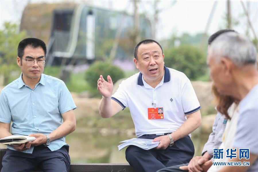 （新華全媒頭條·兩會(huì)精神看落實(shí)·圖文互動(dòng)）（2）整體謀劃、系統(tǒng)升級(jí)、全面提升——落實(shí)全國(guó)兩會(huì)精神織牢織密公共衛(wèi)生防護(hù)網(wǎng)