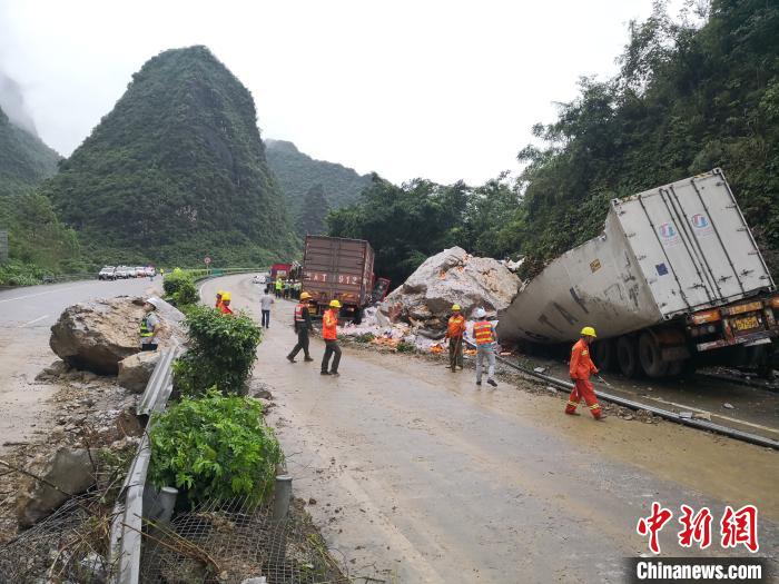 事故現(xiàn)場。　黃鵬 攝