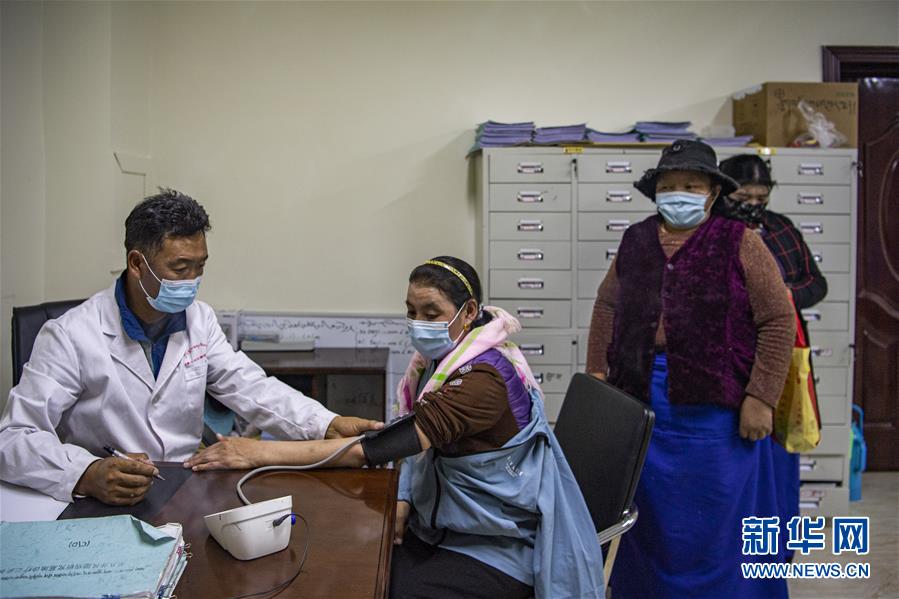 （新華全媒頭條·走向我們的小康生活·圖文互動(dòng)）（6）扎西德勒，我們的新家園——西藏易地扶貧搬遷搬出幸福美好新生活