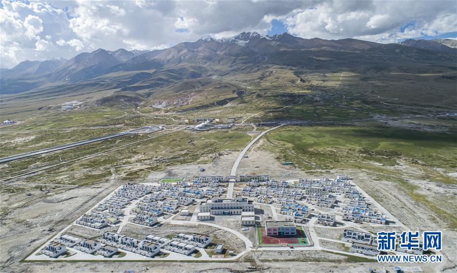 （新華全媒頭條·走向我們的小康生活·圖文互動(dòng)）（1）扎西德勒，我們的新家園——西藏易地扶貧搬遷搬出幸福美好新生活