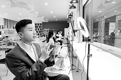 發(fā)展面向鄉(xiāng)村振興的職業(yè)教育:人才如何“向農(nóng)而行”