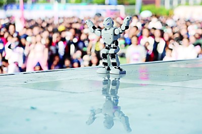 激勵(lì)創(chuàng)新，樹立“強(qiáng)國(guó)有我”鴻鵠志