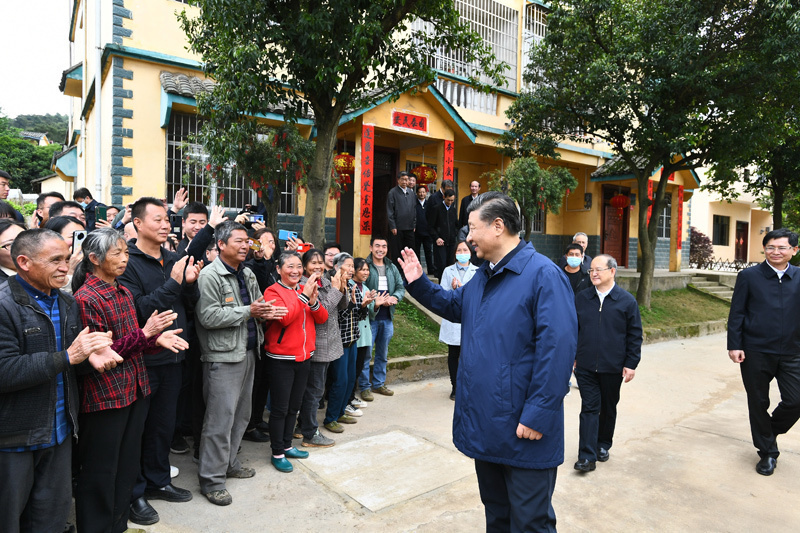 2021年4月25日，習(xí)近平總書記在廣西桂林市全州縣才灣鎮(zhèn)毛竹山村考察時，同鄉(xiāng)親們親切交流。新華社記者 謝環(huán)馳 攝.jpg?x-oss-process=style/w10